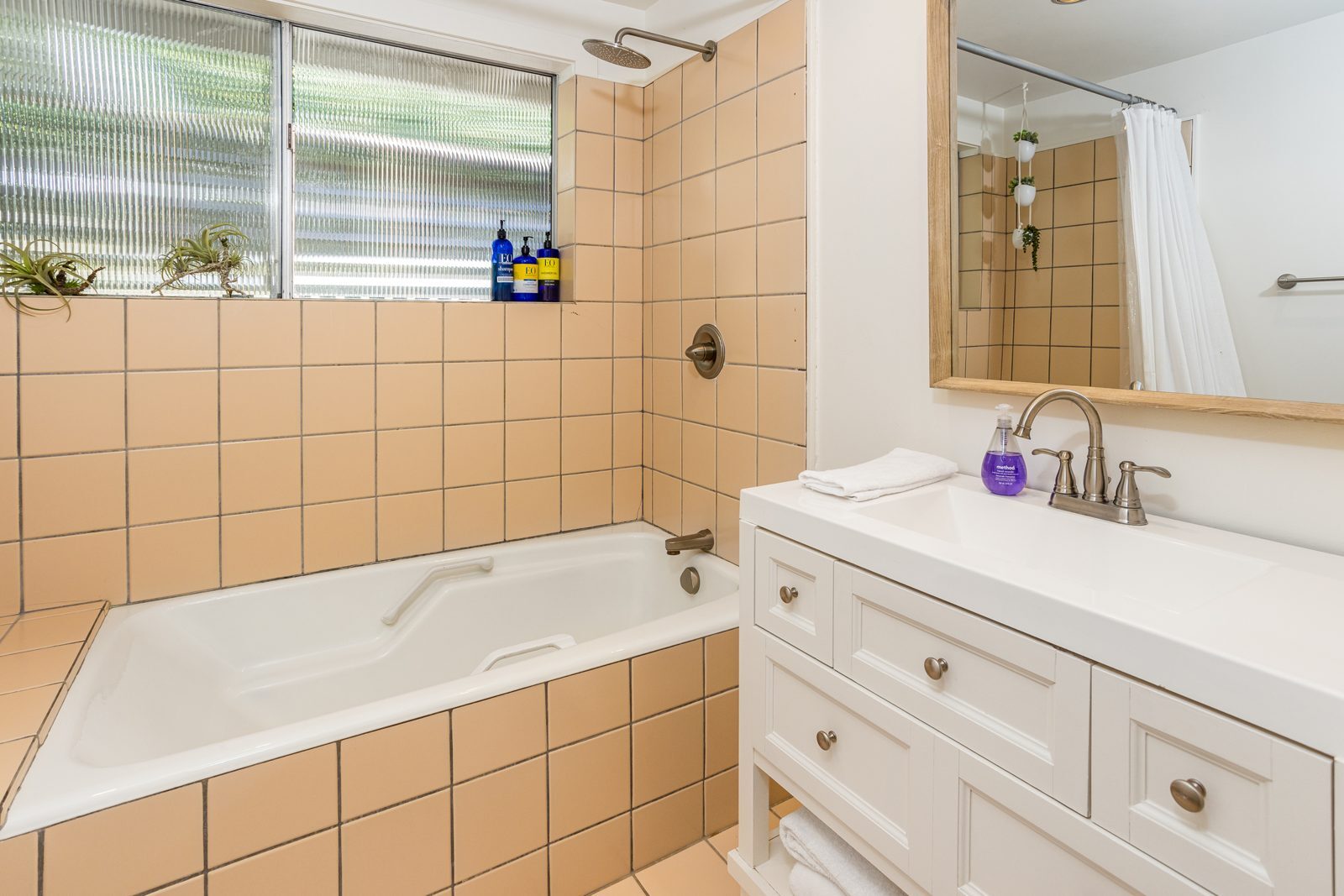 Second bathroom with soaking tub